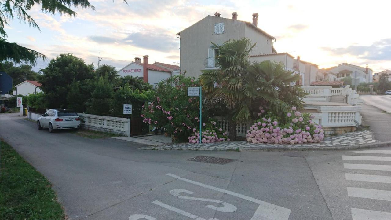 Near Beach - Apartments Marica Ρόβινι Εξωτερικό φωτογραφία